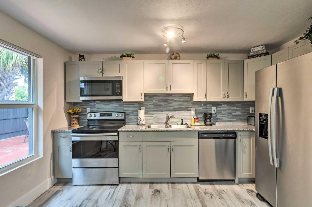 Inviting Apartment Less Than 2 Mi To Riviera Beach! Уест Палм Бийч Екстериор снимка