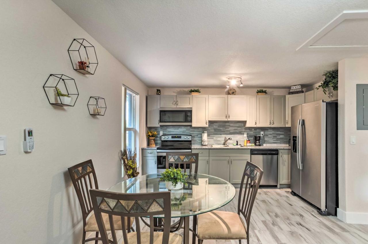 Inviting Apartment Less Than 2 Mi To Riviera Beach! Уест Палм Бийч Екстериор снимка