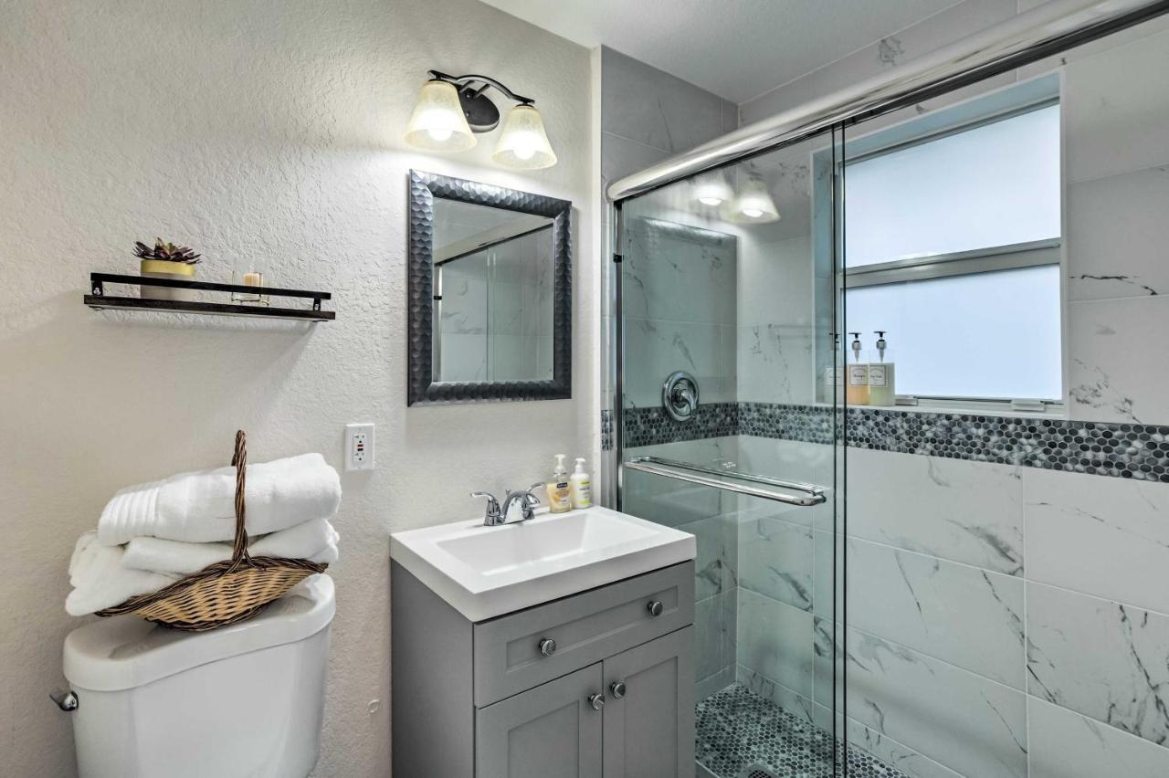Inviting Apartment Less Than 2 Mi To Riviera Beach! Уест Палм Бийч Екстериор снимка